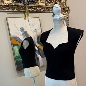 House of Harlow 1960 Elegant Black Crop Top